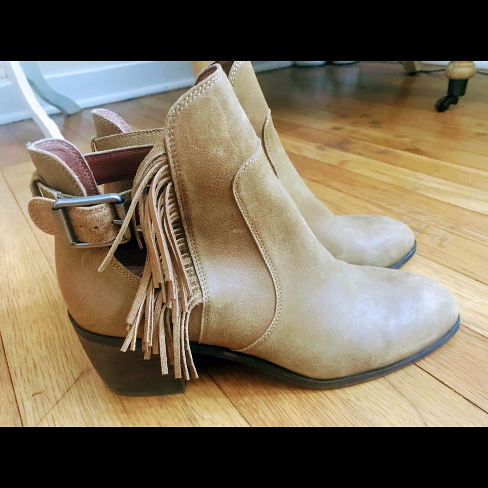 Lucky brand booties ankle boots fringe LEATHER
